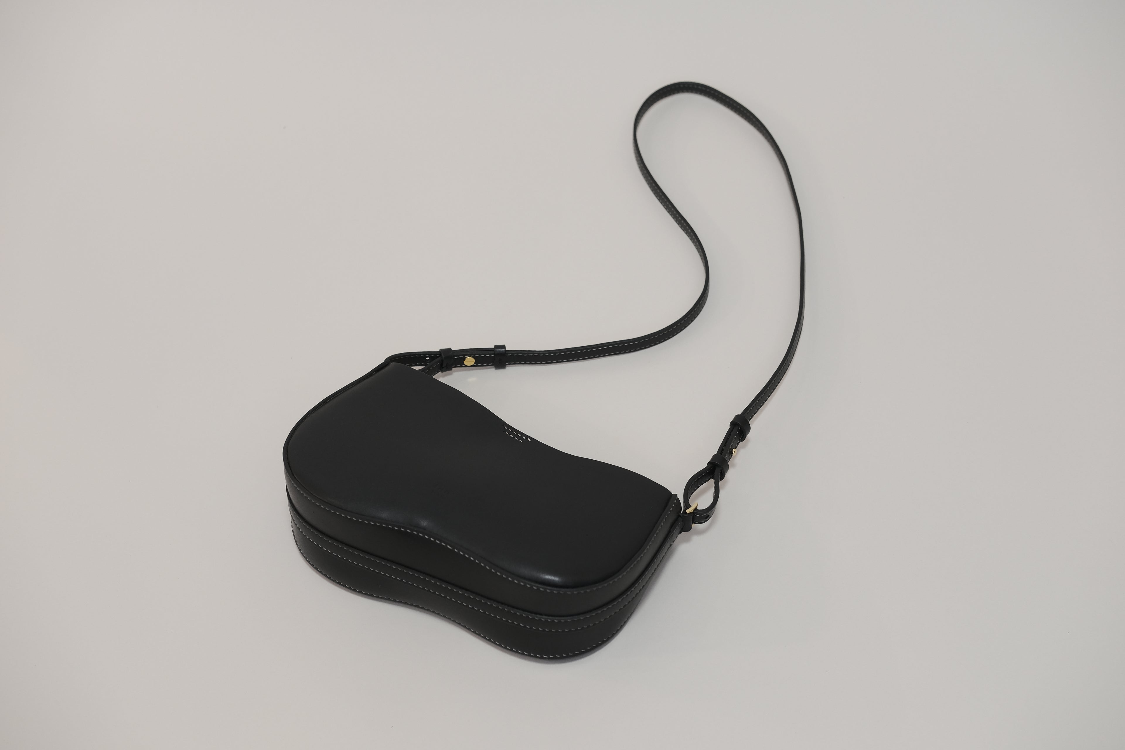 TANE shoulder bag / Black