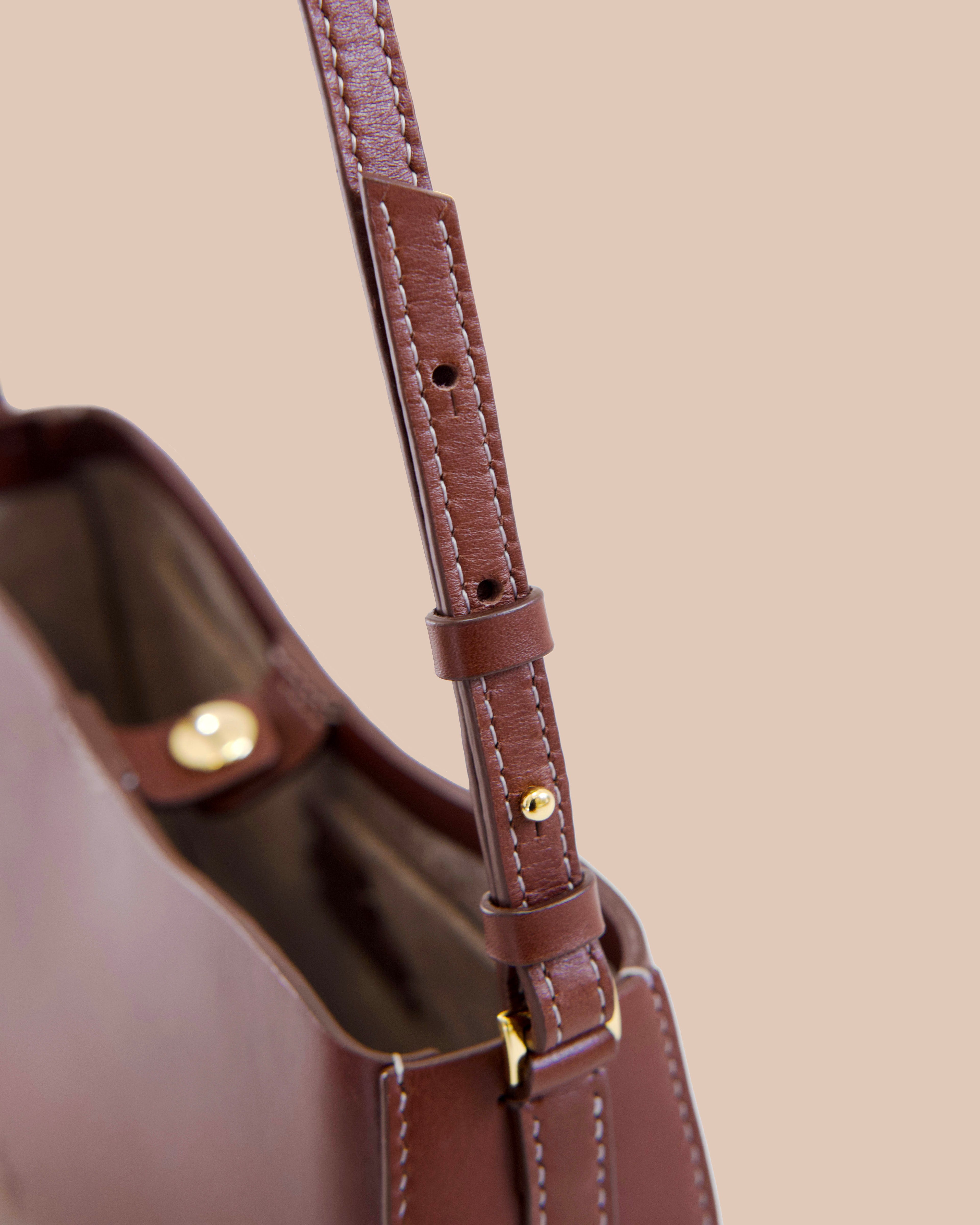 TANE - shoulder bag / Brown